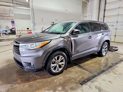 5TDBKRFH1GS****** 2016 Toyota Highlander
