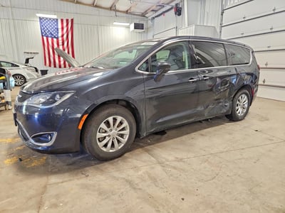 2C4RC1FG4KR****** 2019 Chrysler Pacifica