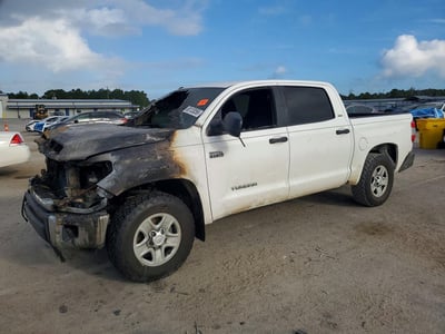 5TFDW5F15JX****** 2018 Toyota Tundra