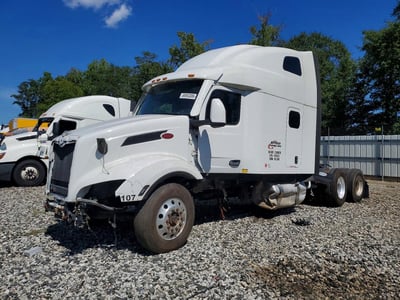 1XPBD49X4PD****** 2023 Peterbilt 579