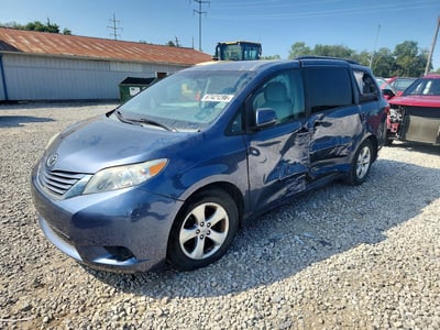 5TDKK3DC5GS****** 2016 Toyota Sienna