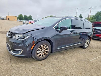2C4RC1BG3KR****** 2019 Chrysler Pacifica