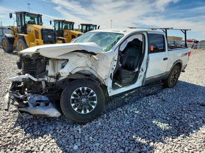 1N6AA1E5XJN****** 2018 Nissan Titan