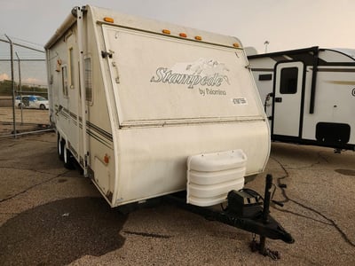 1PA200S244M****** 2004 Palomino Vanguard Industries of Michigan, Inc.
