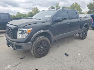 1N6AA1E59HN****** 2017 Nissan Titan