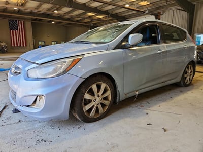 KMHCU5AEXDU****** 2013 Hyundai Accent