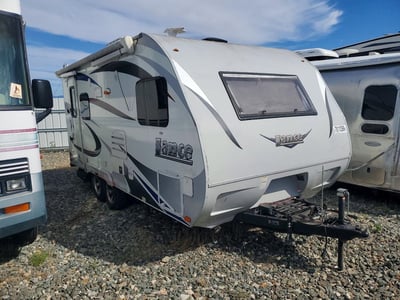 56YTT1620GL****** 2016 Lance Recreational Vehicle (rv)