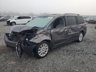 5TDYK3DC1BS****** 2011 Toyota Sienna