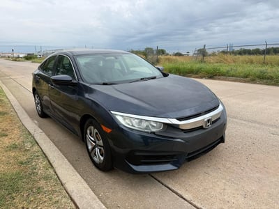 2HGFC2E57JH****** 2018 Honda Civic