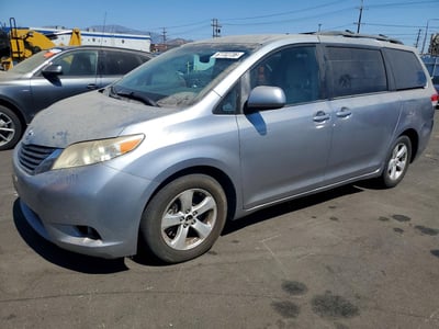 5TDKK3DC9ES****** 2014 Toyota Sienna