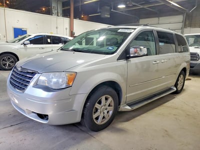 2A4RR5D10AR****** 2010 Chrysler Town & Country
