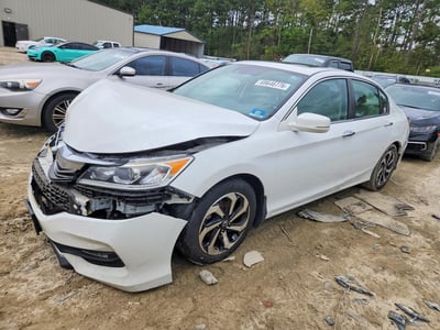 1HGCR2F99HA****** 2017 Honda Accord