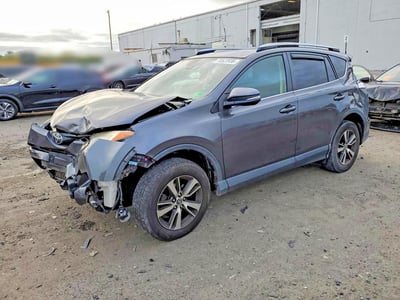 JTMWFREV2HJ****** 2017 Toyota RAV4