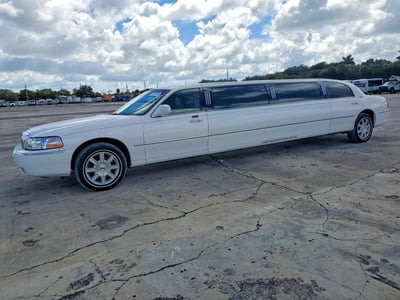 2L1FM88W08X****** 2008 Lincoln Town Car