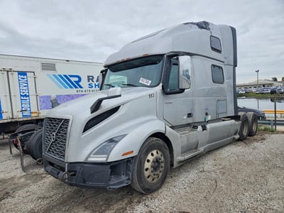 4V4NC9EH3LN****** 2020 Volvo VNL