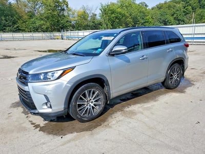 5TDJZRFH4HS****** 2017 Toyota Highlander