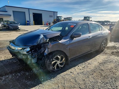 1HGCR2F30HA****** 2017 Honda Accord
