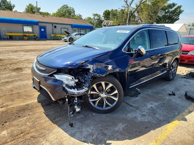 2C4RC1GG4HR****** 2017 Chrysler Pacifica