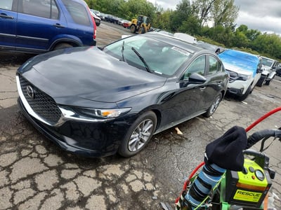 3MZBPAAMXSM****** 2025 Mazda 3