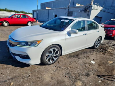1HGCR2F84HA****** 2017 Honda Accord