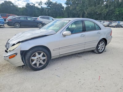 WDBRF61J92F****** 2002 Mercedes-Benz C-Class
