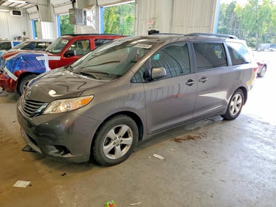 5TDKK3DC6FS****** 2015 Toyota Sienna