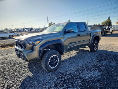 3TMLB5JN6RM****** 2024 Toyota Tacoma