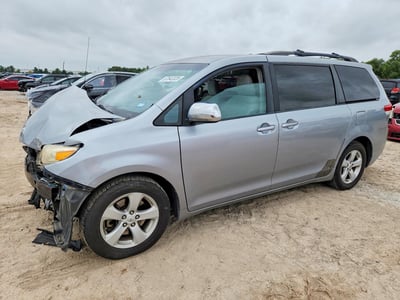 5TDKK3DCXBS****** 2011 Toyota Sienna