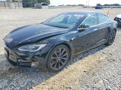 5YJSA1E2XMF****** 2021 Tesla Model S