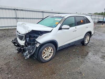 5XYKT3A66FG****** 2015 Kia Sorento