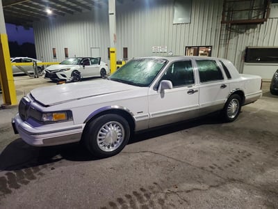 1LNLM82WXTY****** 1996 Lincoln Town Car
