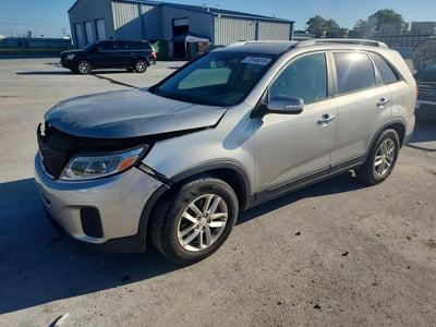 5XYKTDA77FG****** 2015 Kia Sorento