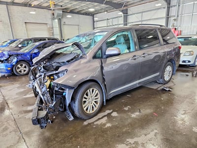 5TDYK3DC2FS****** 2015 Toyota Sienna