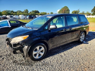 5TDZK3DC8DS****** 2013 Toyota Sienna
