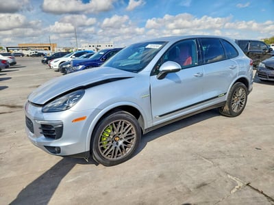 WP1AE2A28HL****** 2017 Porsche Cayenne