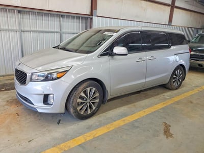KNDMC5C13J6****** 2018 Kia Sedona