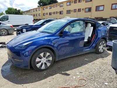 7SAYGAEE8PF****** 2023 Tesla Model Y