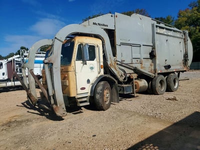 3BPZL00X58F****** 2008 Peterbilt 320