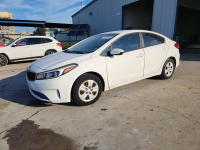 3KPFK4A70HE****** 2017 Kia Forte