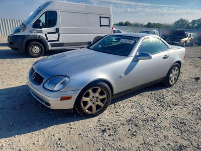 WDBKK47F6WF****** 1998 Mercedes-Benz SLK-Class