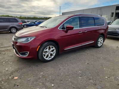 2C4RC1BG0JR****** 2018 Chrysler Pacifica