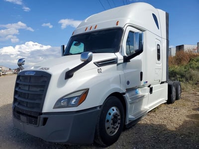 3AKJHHDR2KS****** 2019 Freightliner Cascadia 123