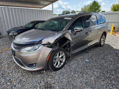 2C4RC1GG1JR****** 2018 Chrysler Pacifica