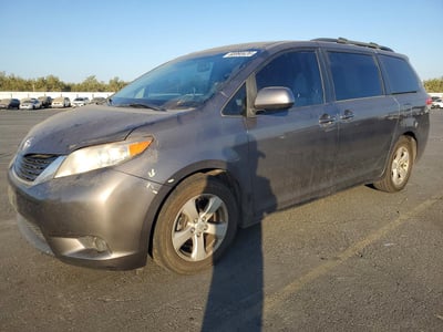 5TDKK3DC0CS****** 2012 Toyota Sienna