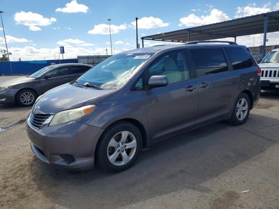 5TDKK3DC0BS****** 2011 Toyota Sienna