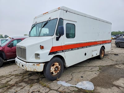 4UZAARBW11C****** 2001 Freightliner Mt55 Chassis