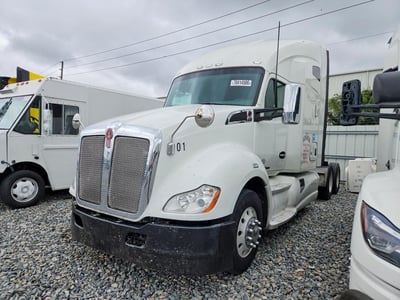 1XKYD49X8GJ****** 2016 Kenworth T680