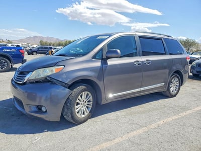 5TDYK3DC9ES****** 2014 Toyota Sienna