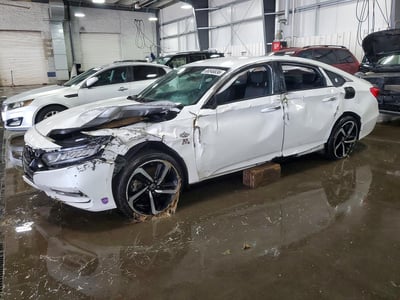 1HGCV1F33JA****** 2018 Honda Accord