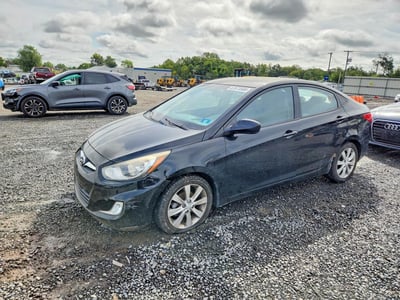 KMHCU4AE1DU****** 2013 Hyundai Accent